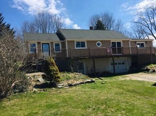39 Searle Rd, Huntington, MA 01050