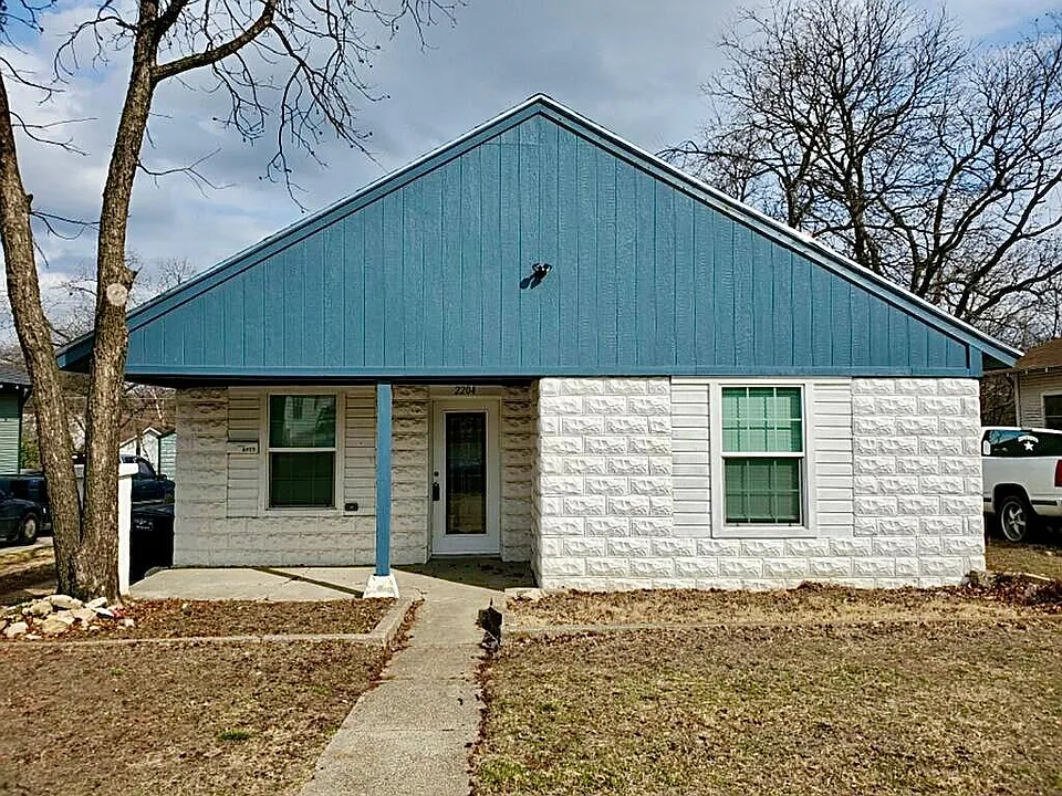 2204 Prairie Ave
