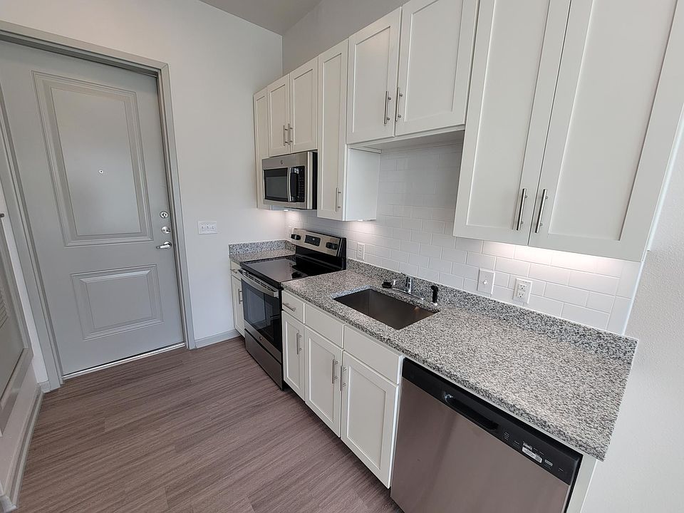 1st image of 2920 E 17th St #107
