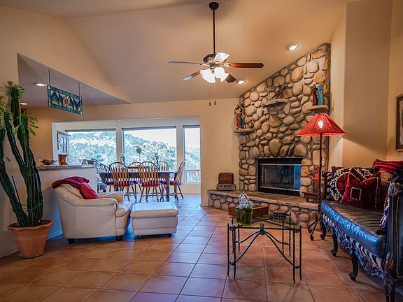 4th image of 151 Sandesta Dr