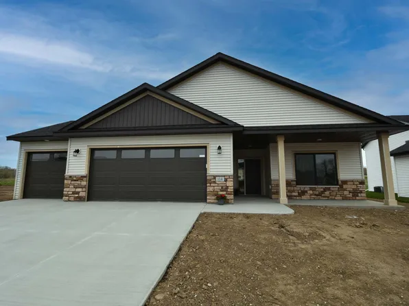 114 Fairway St, Zumbrota, MN 55992