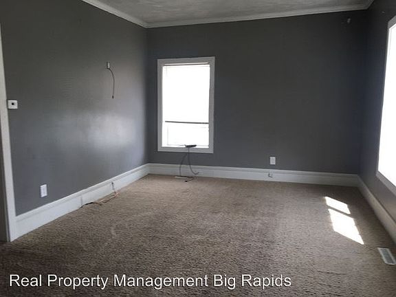 2nd image of 516 S Michigan Ave #1