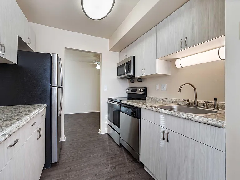 Windsor Hills Apartments — Photo 41