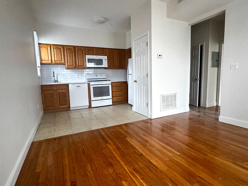 1st image of 63 Summit Ave #304