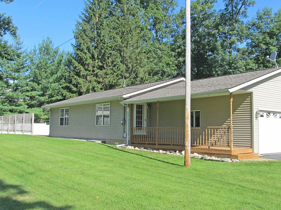 1st image of 9850 Woodlawn Dr