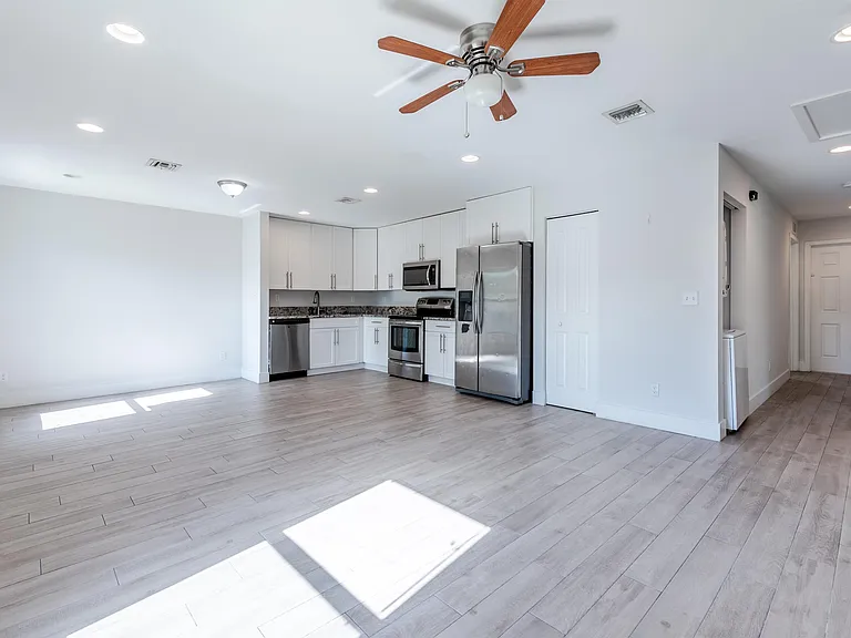 4743 Myla Ln — Photo 32