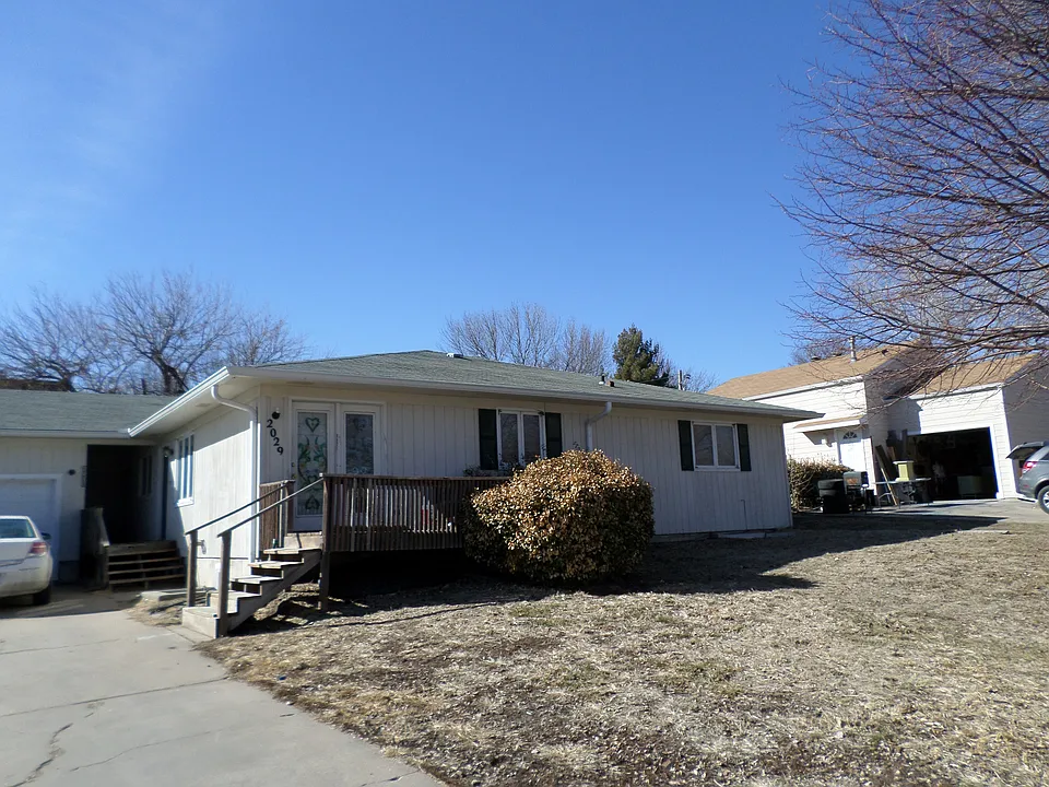 2031 Shirley Ln