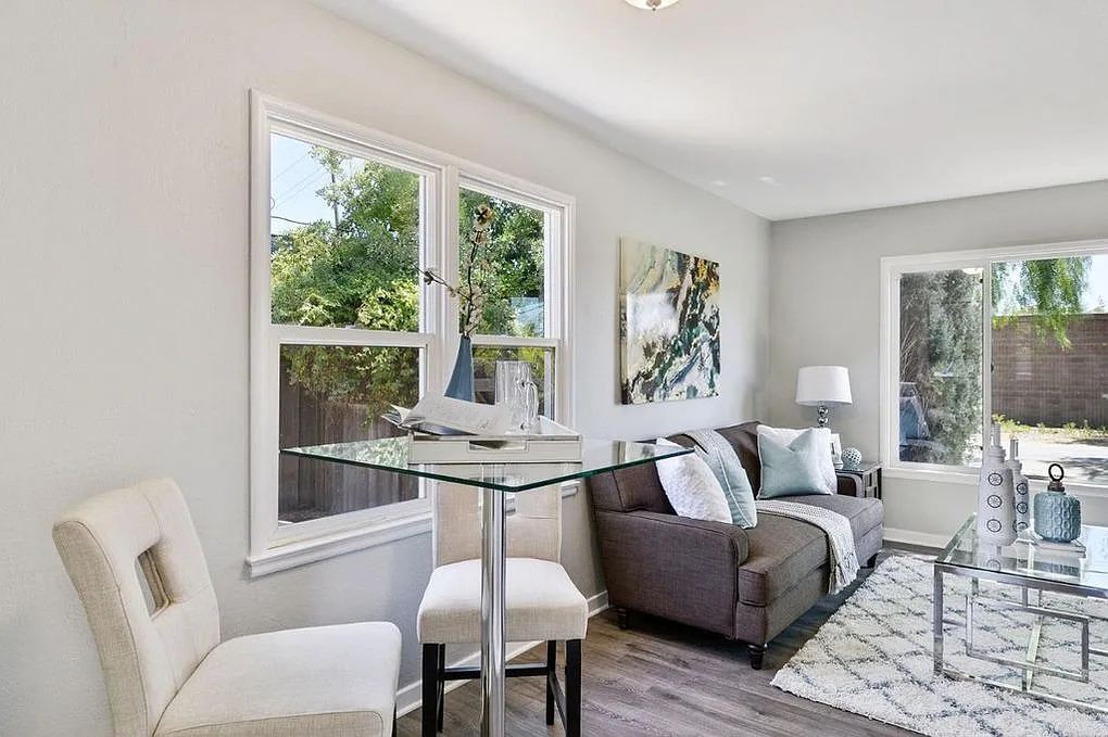 2 bed, 768 sqft, $3,400 — Photo 2