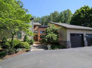 6095 Robin Ln, Coopersburg, PA 18036