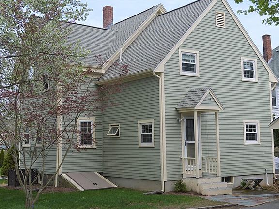 2nd image of 197 Park Ave
