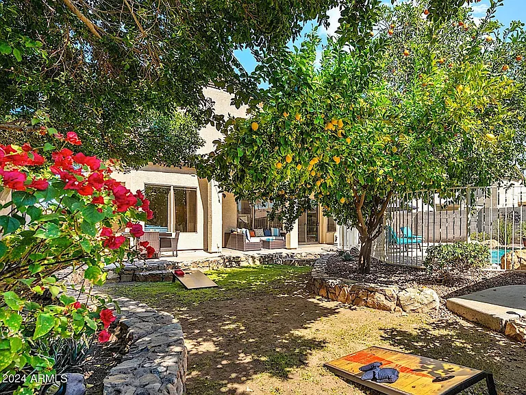 1125 E Irma Ln — Photo 6