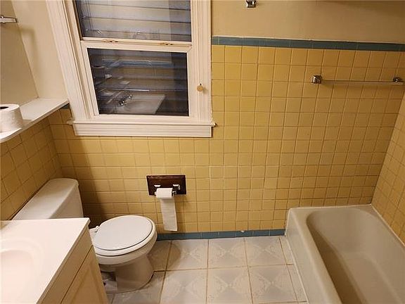 5th image of 2554 Athis St