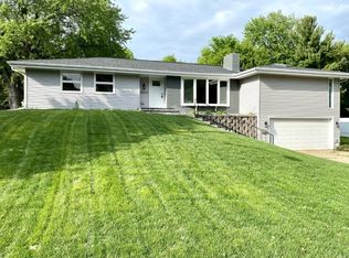 1800 Hampshire Ln N, Minneapolis, MN 55427