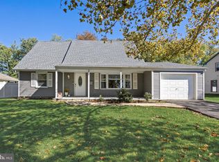 47 Genesee Ln, Willingboro, NJ 08046
