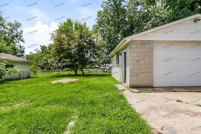1512 Sharon Dr — Photo 11