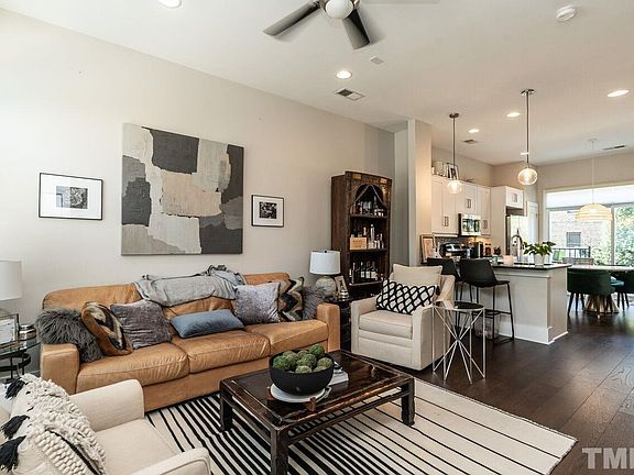 5th image of 240 William Drummond Way