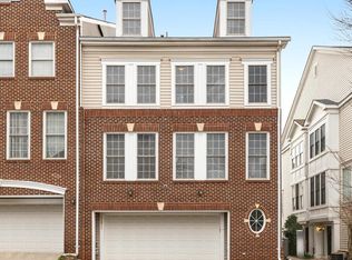 20871 Cosworth Ter, Sterling, VA 20165