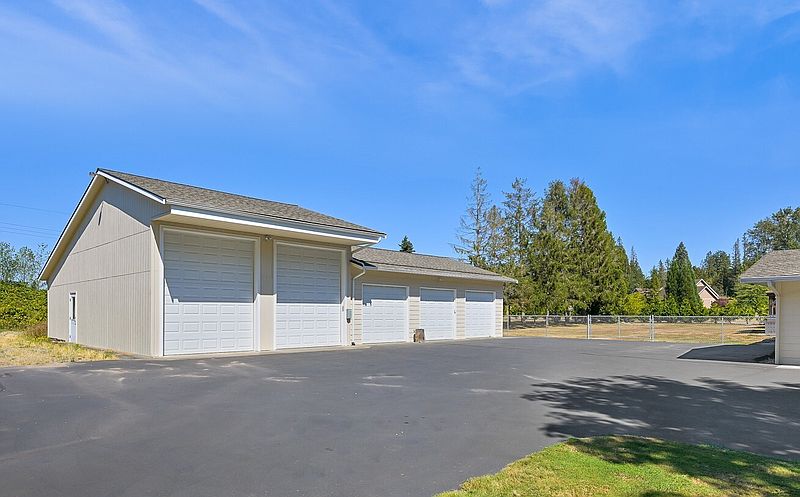 3rd image of 3942 Brown Road