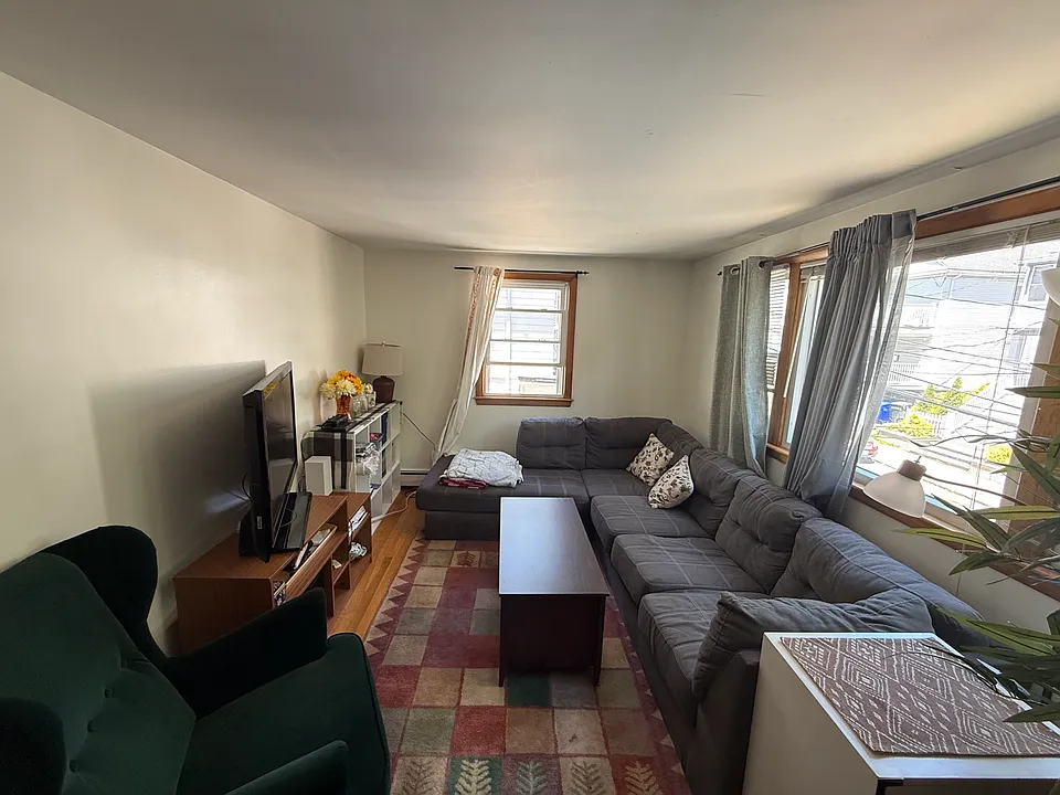 22 Hunnewell Ave #2