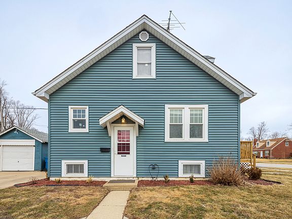 2nd image of 1448 Park St