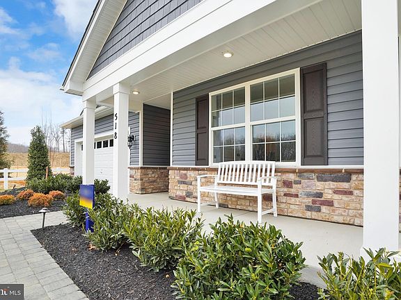 4th image of 518 Woodland Knoll Way