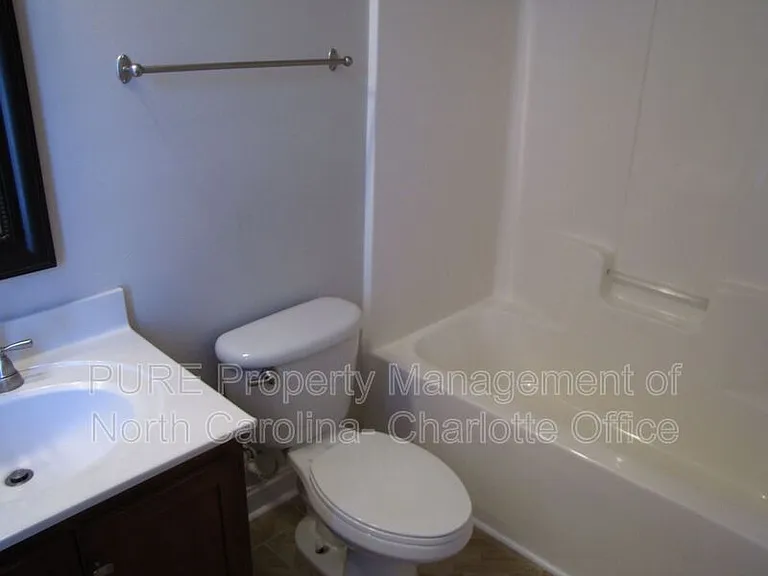 15959 Rose Glenn Ln — Photo 13