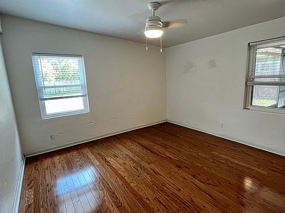 4th image of 926 4th Ave N