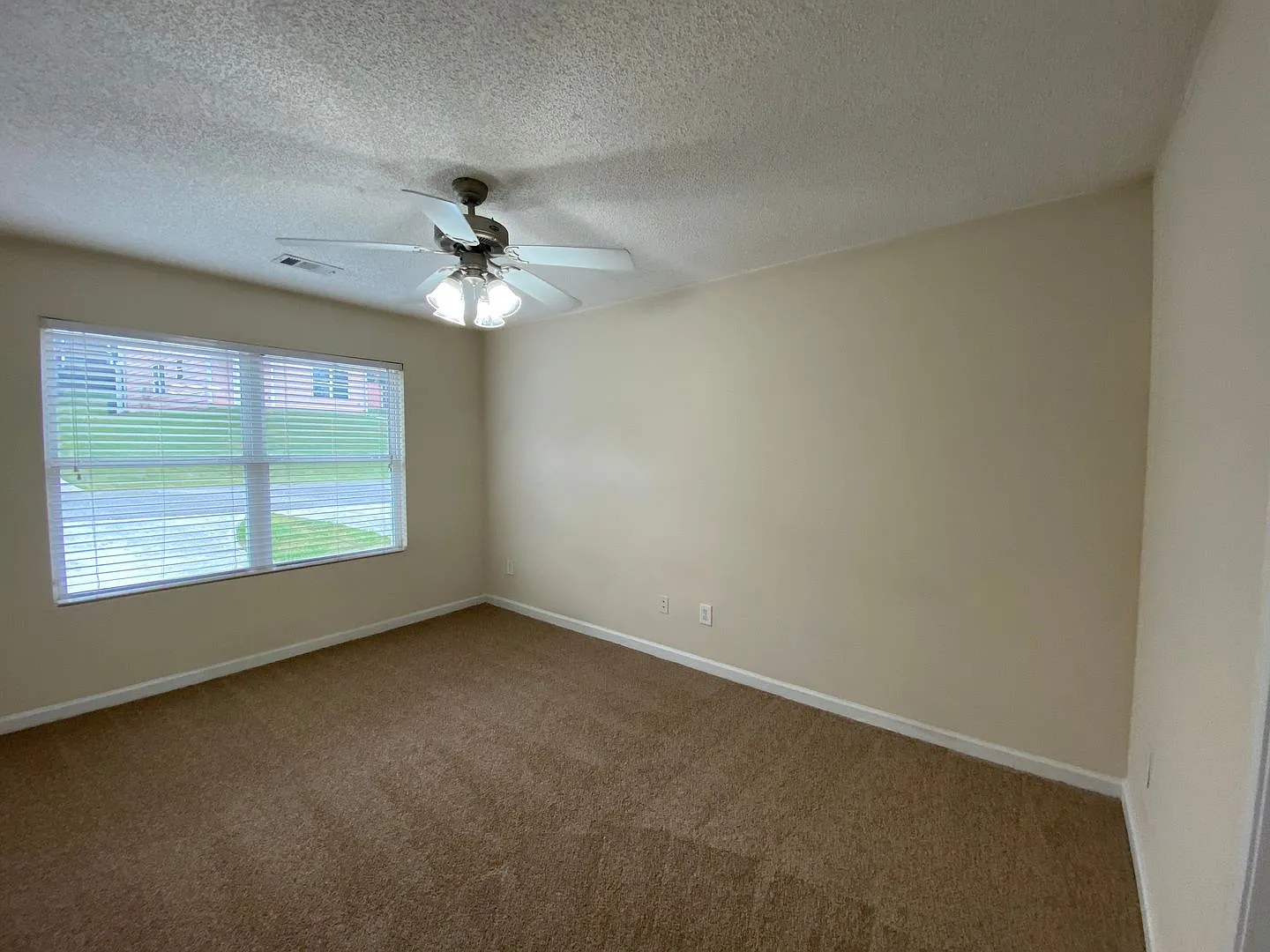 Roommate Matching Only - Available Now 1/2 Off Deposit! — Photo 4