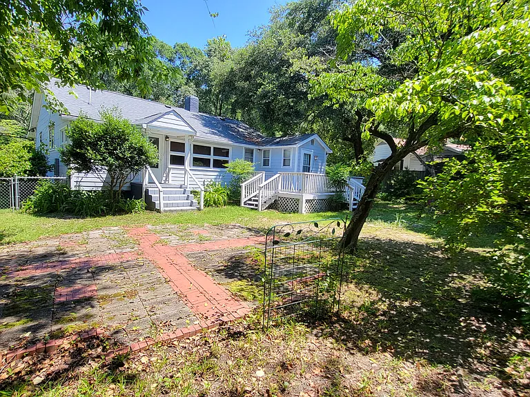 2030 Lakeshore Dr — Photo 31