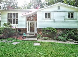 796 Valley View Rd, Eighty Four, PA 15330