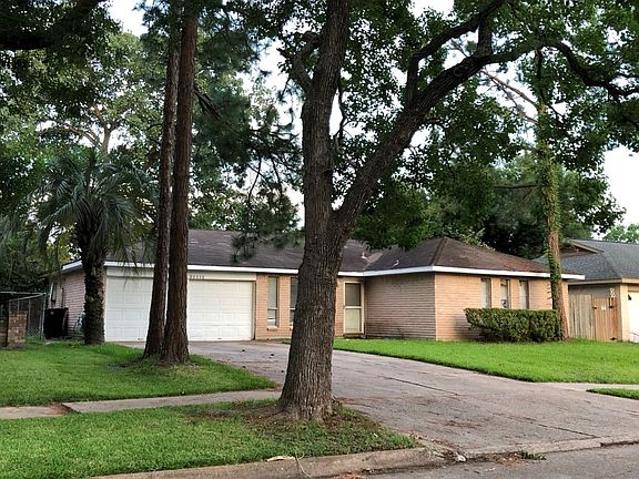 3rd image of 10223 Leawood Blvd
