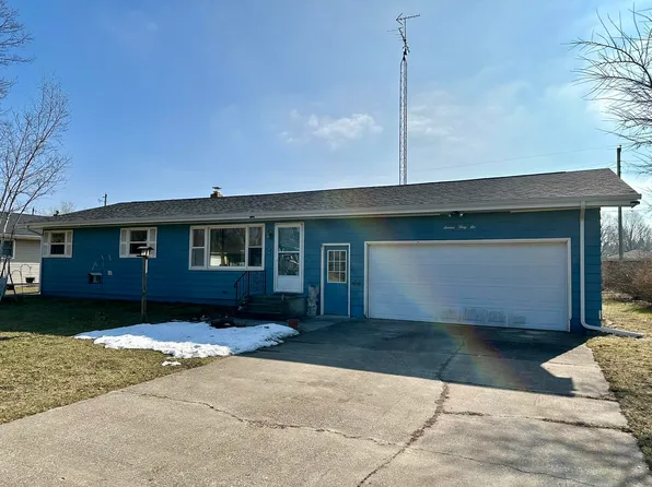 1636 S Cherry Dr, Stevensville, MI 49127