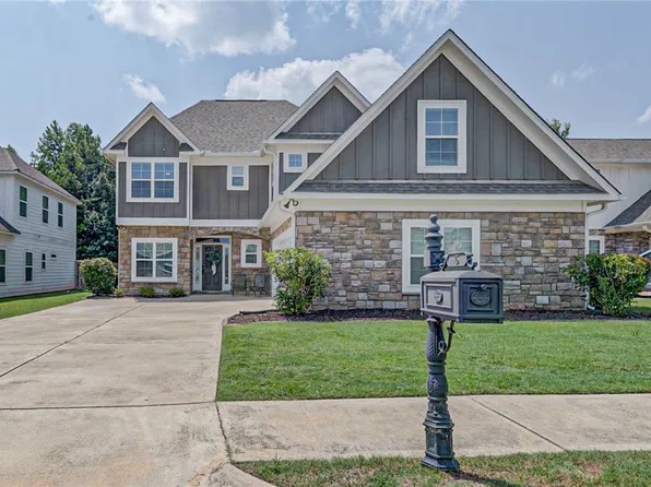 5 Ivy Ln, Phenix City, AL 36867