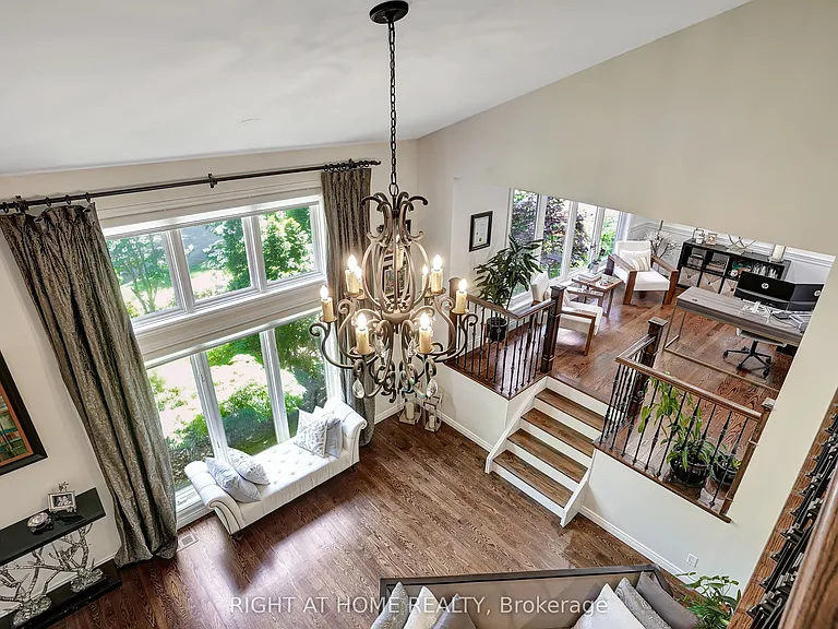 461 Lakeshore Rd W — Photo 17
