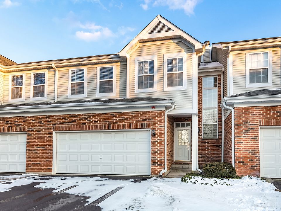 1st image of 111 Chestnut Hills Cir
