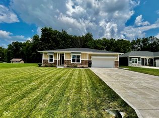 125 E Oak St, Roachdale, IN 46172