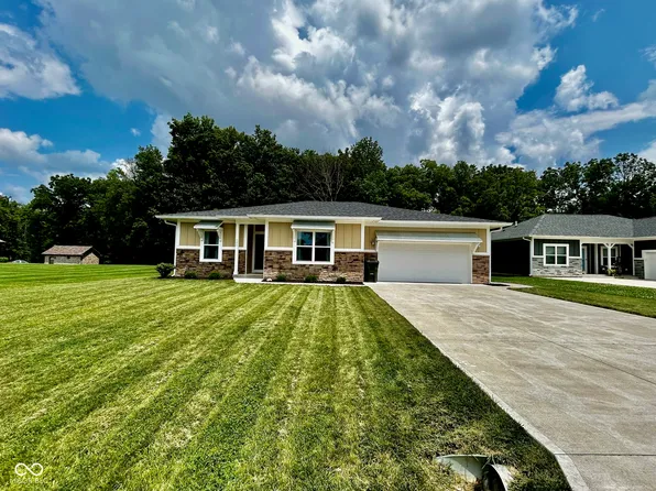 125 E Oak St, Roachdale, IN 46172