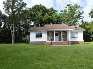 809 N Shore Dr, Leesburg, FL 34748