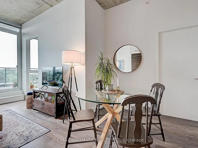 1238 Dundas St E #813 — Photo 8