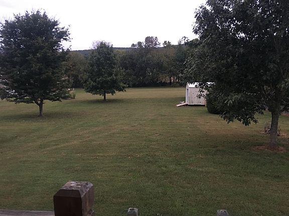 Large back yard! w shop