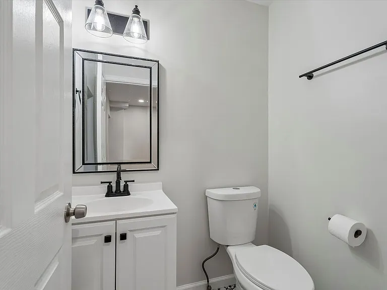 4359 Fleming St — Photo 4