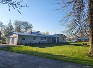 7987 Kathryn Dr, Akron, NY 14001