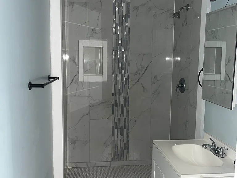 905 Nichols St #1 — Photo 3