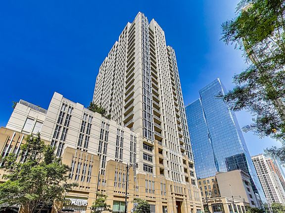 2nd image of 1400 S Michigan Ave APT 1806