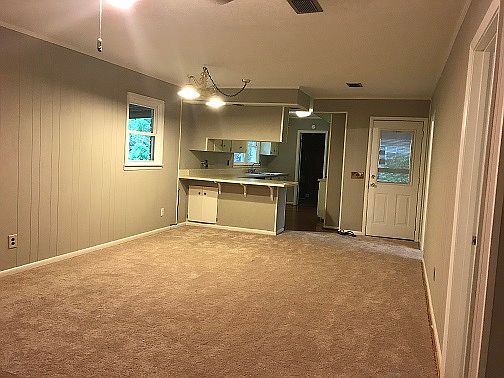 2nd image of 119 Van Deman Dr