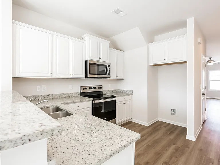 151 Highland Park Ct — Photo 5