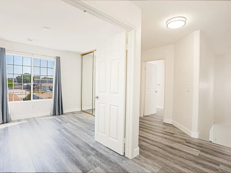 1568 Oliver Ave #C — Photo 23