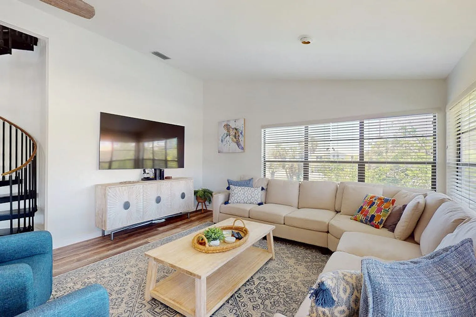 4 bed, 4.0 bath, 3390 sqft, $15,677 — Photo 1