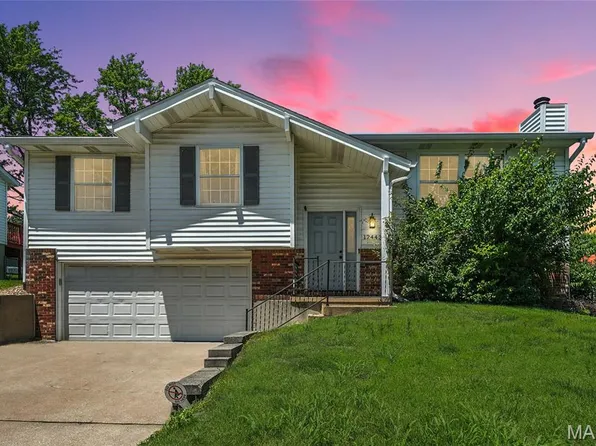 12443 Marine Ave, Maryland Heights, MO 63043