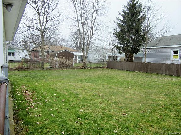 3rd image of 294 East Ave
